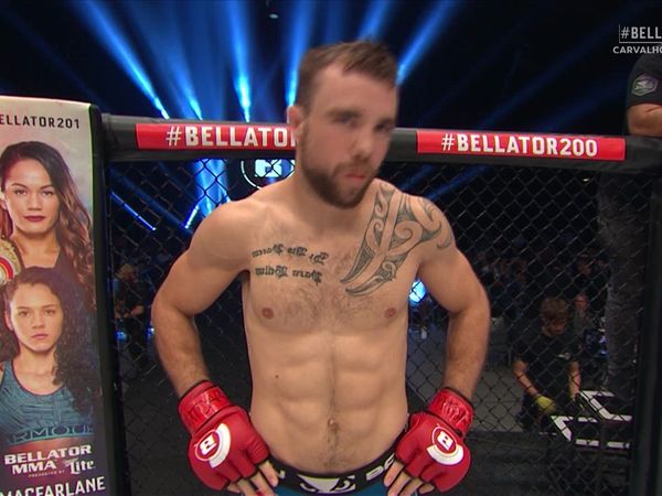 Bellator MMA - Bellator 200: Carvalho vs Mousasi