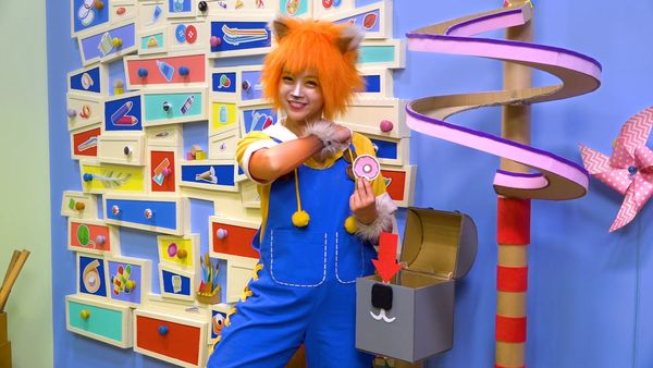 El Show de Artesanías de Kooki - Un pájaro enorme