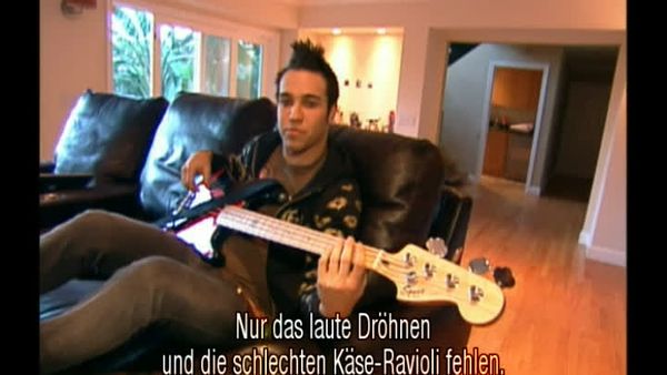 MTV Cribs - Pete Wentz, Sara Paxton, Steve-O