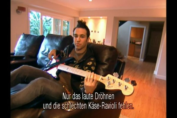 MTV Cribs - Pete Wentz, Sara Paxton, Steve-O