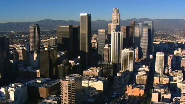 Fugitivos de la Ley: Los Ángeles - La saga del coyote
