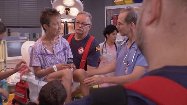 Untold Stories of the ER - Atascado en un baño