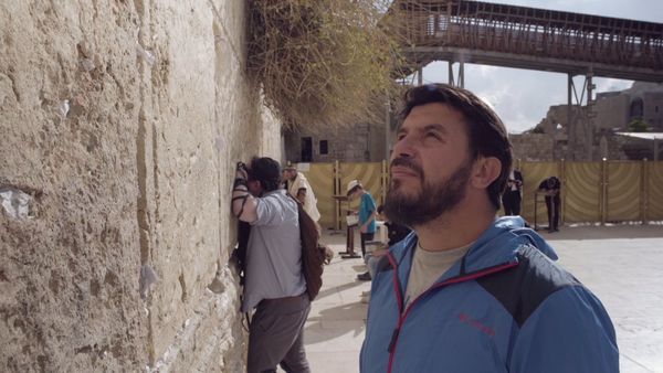 How To Adventure - Ciudad Santa