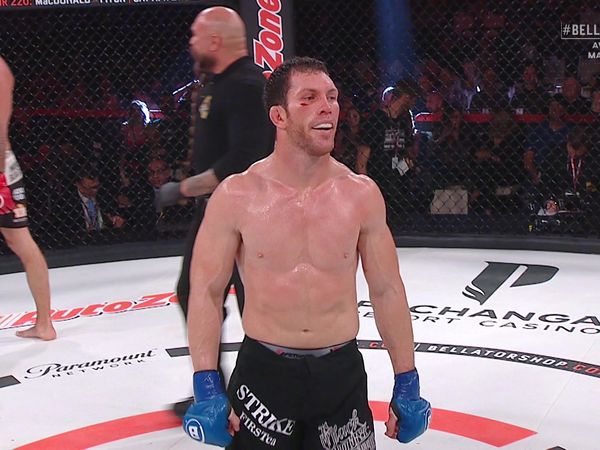 Bellator MMA - Awad vs Girtz