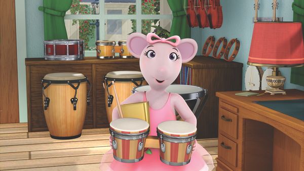 Angelina Ballerina - Angelina y el bebe ratón - Angelina y la ayuda de Vicky