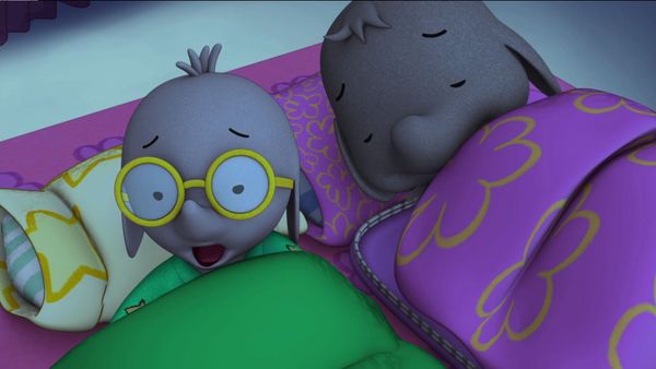 Ella The Elephant - Ella’s Sleepless Sleepover // Ella for Class President