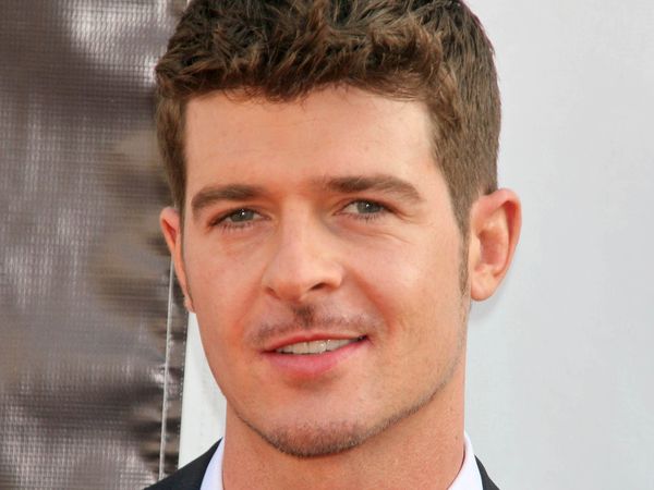 Music Revolution - Robin Thicke / J. Cole