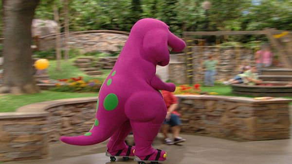 Barney - La mandona Baby Bop/Campamento en el parque