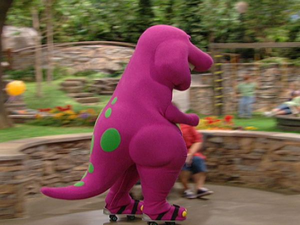 Barney - La mandona Baby Bop/Campamento en el parque