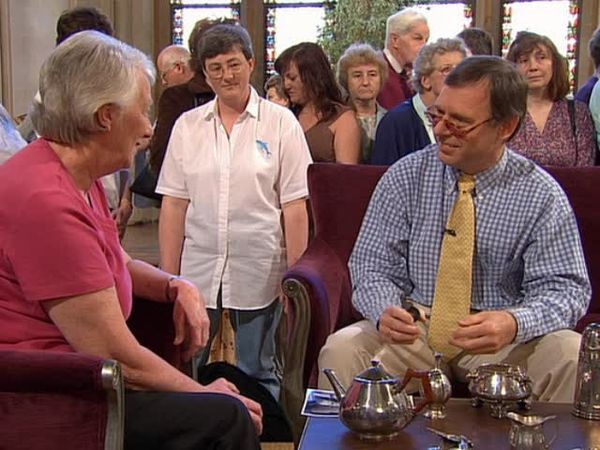 Antiques Roadshow UK - Arundel 2