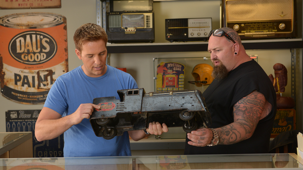 Auction Hunters - Rock-et to Me!