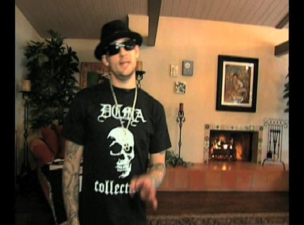 Retro Casas - Shaun White, Steve-O, Joel Madden