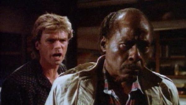 MacGyver - Twice Stung