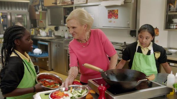 Classic Mary Berry - Light, Easy and Delicious
