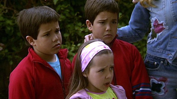 Ana y los 7 - El efecto dominó