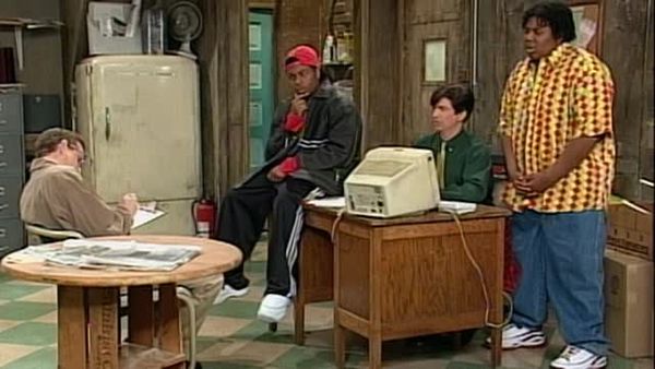 Kenan y Kel - Zorrillator contra el Hombre Polilla