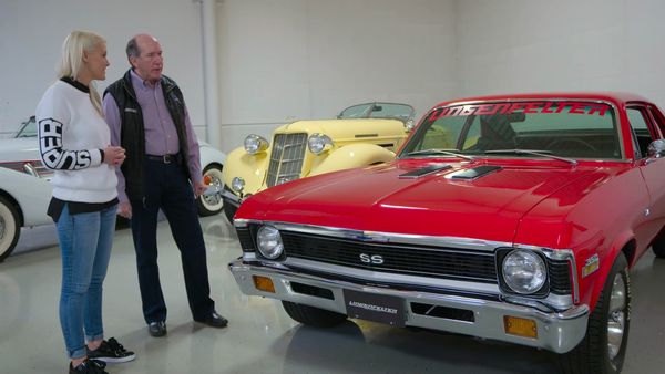 Car Crews mit Supercar Blondie - Detroit