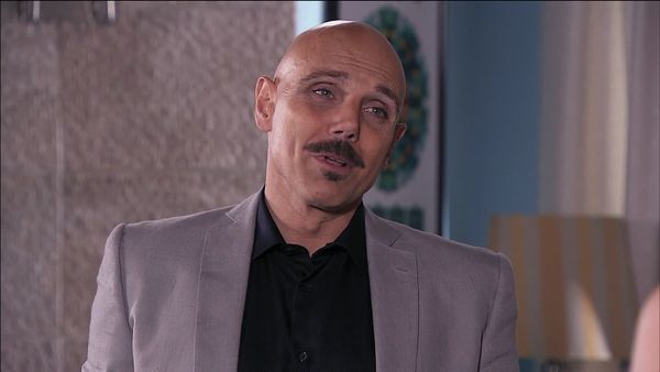 La impostora - A escondidas