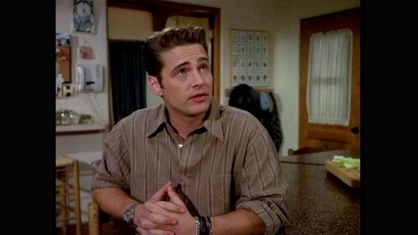 Beverly Hills, 90210 - Girls On The Side