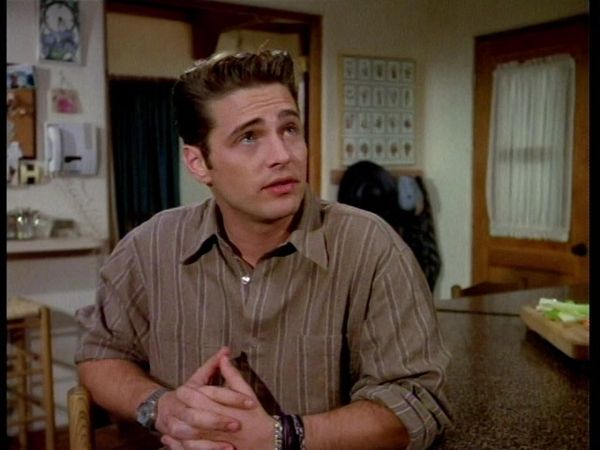 Beverly Hills, 90210 - Girls On The Side