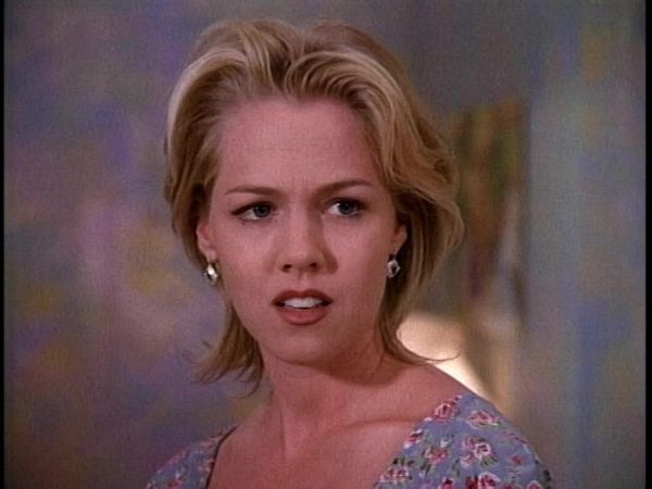 Beverly Hills, 90210 - Rave On