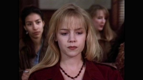 Beverly Hills, 90210 - A Pig Is a Boy Is a Dog