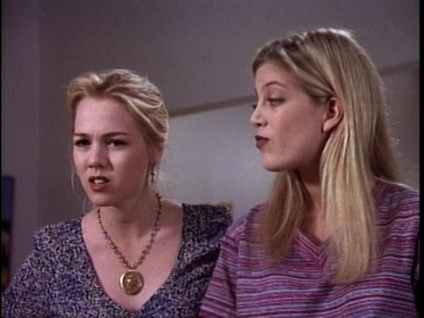 Beverly Hills, 90210 - Strangers in the Night