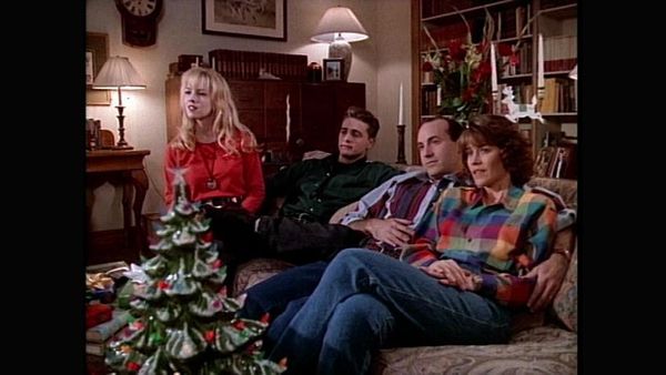 Beverly Hills, 90210 - It's a Totally Happening Life