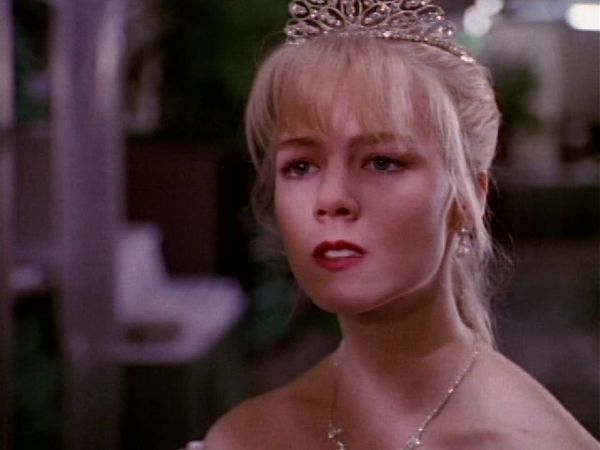 Beverly Hills, 90210 - Spring Dance
