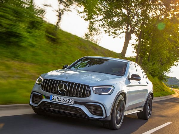 Vorfahrt - Mercedes-AMG GLC / VW Passat / Mercedes-Benz GLS / Audi SQ8 TDI