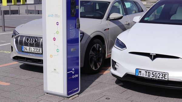 Bloch erklärt - Reichweiten: Tesla Model X - Audi e-tron / Die Todsünden in der Führerscheinprüfung