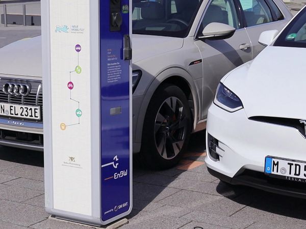 Bloch erklärt - Reichweiten: Tesla Model X - Audi e-tron / Die Todsünden in der Führerscheinprüfung