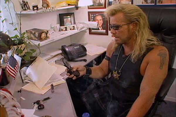 Dog, el cazarrecompensas - La redada