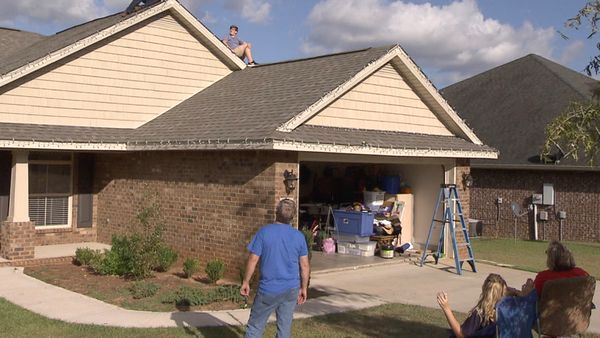 Today's Homeowner with Danny Lipford - Holiday Home Improvement