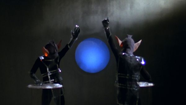 Ultraseven - Ultraseven: S1 E46 - The Showdown Of Dan Vs. Seven