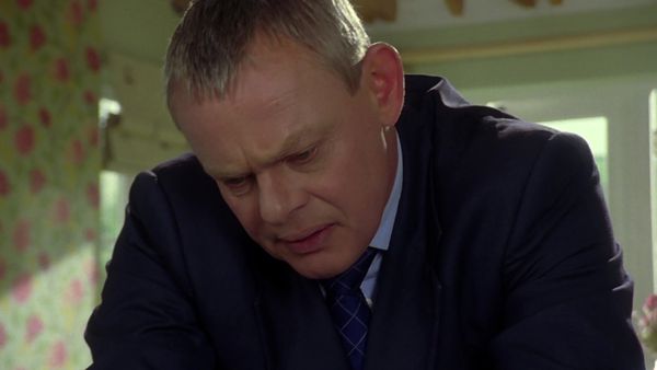 Doc Martin en español - El acebo lleva un pinchazo