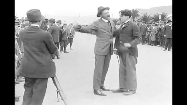 A Grande Coleção Chaplin - Corrida de carros para meninos