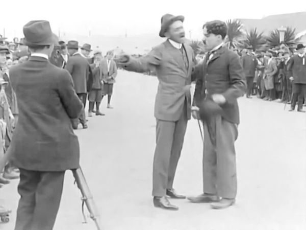 A Grande Coleção Chaplin - Corrida de carros para meninos