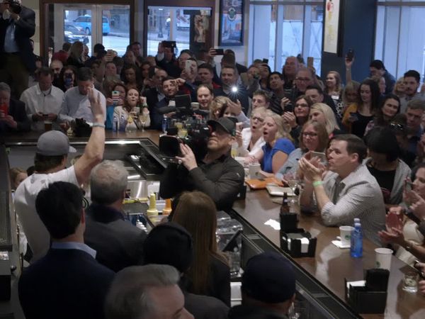 Wahlburgers - Wahl In A Day's Work