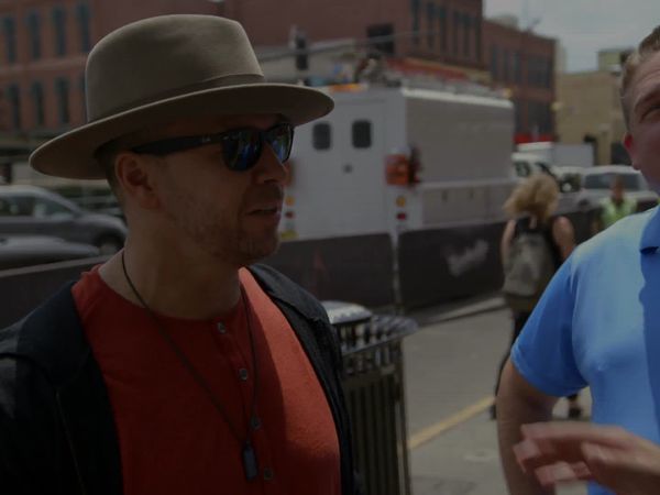 Wahlburgers - Music City Mayhem