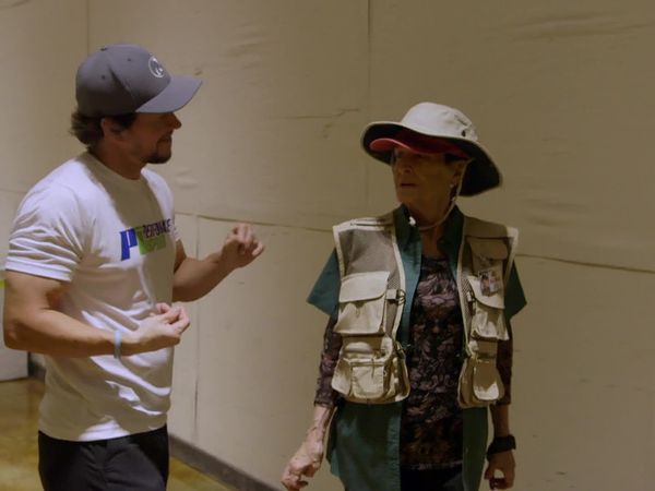 Wahlburgers - Alma's Gone Fishin'
