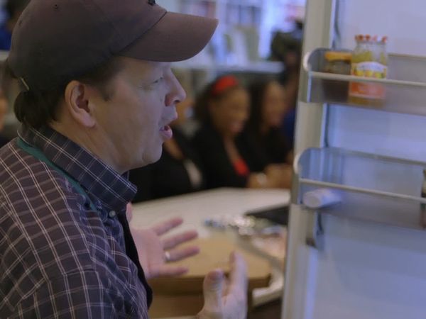 Wahlburgers - Go Midwest Young Men