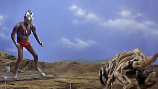 Ultraman - Ultraman: S1 E35 - The Monster Graveyard