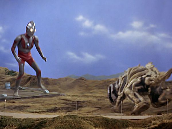 Ultraman - Ultraman: S1 E35 - The Monster Graveyard