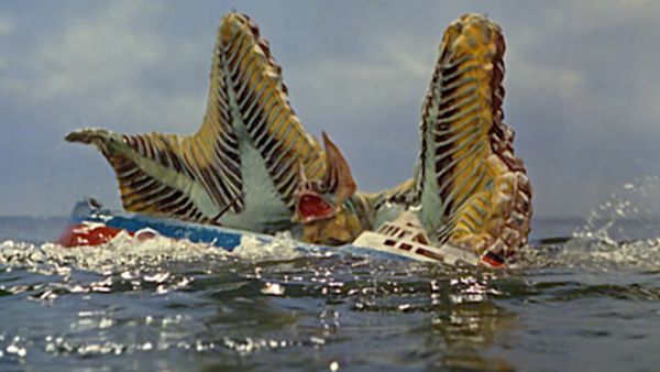 Ultraman - Ultraman: S1 E13 - Oil S.O.S.