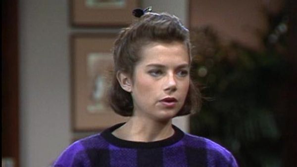Family Ties - 4 RMS OCN VU