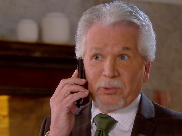 Una maid en Manhattan - El mitin de Queens