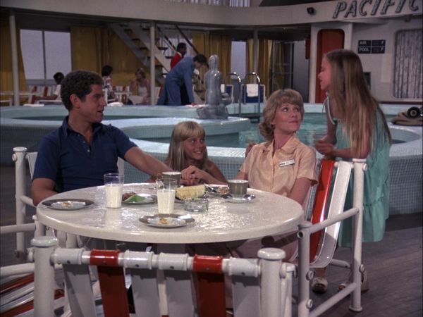 The Love Boat - Julie Falls Hard / Double Wedding / The Dummies