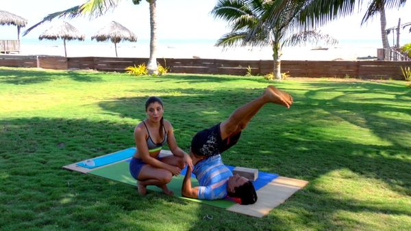 Yoga for You - Postura de la Vela