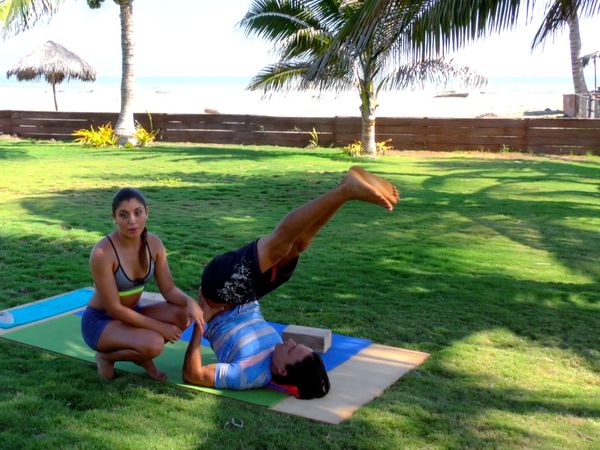 Yoga for You - Postura de la Vela